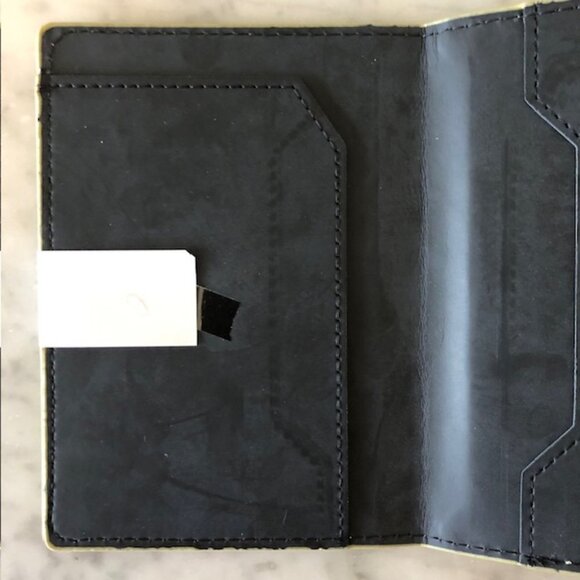 VIA LORENZO n.26 COLLECTION  Passport Case Gold Metallic - Picture 9 of 11